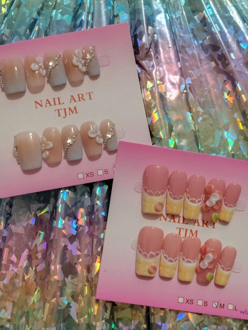 Nail Art Press-On Set- Pink & White Floral Design